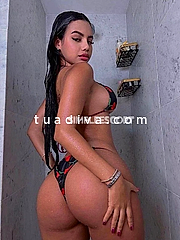 Milena, Sensualità Colombiana: Esperienza Unica e Raffinata a Milano