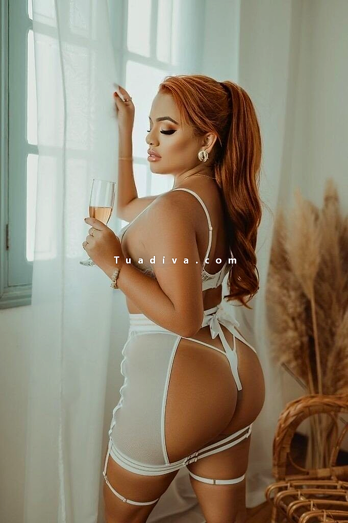 Julia Diniz #2