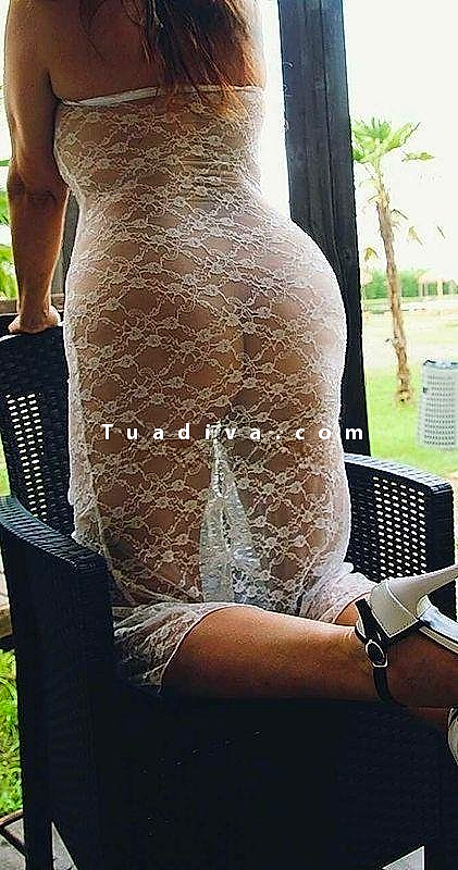 Femminilità Italiana: Un Viaggio di Piacere e Seduzione a Bologna #2