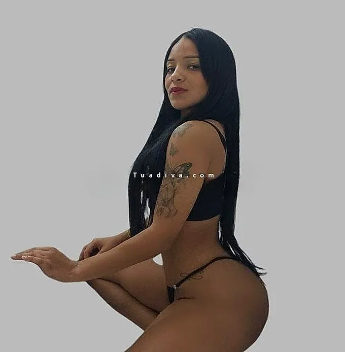 Nera e Latina a Roma: Un Mix Esplosivo di Passione e Piacere Senza Limiti #3