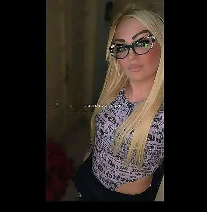 Bambolina bionda x video chiamata hot e sex chat #1