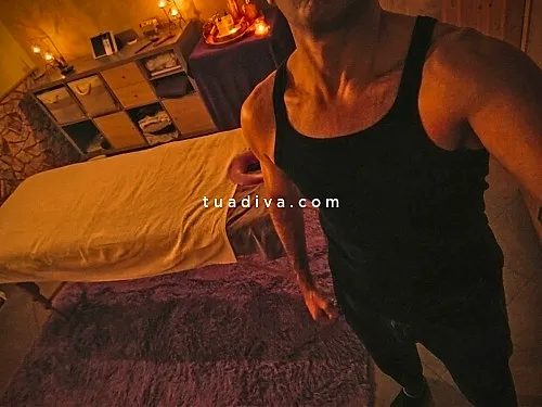 Kailash Tantra • Massaggiatore per uomini e donne • Firenze #1