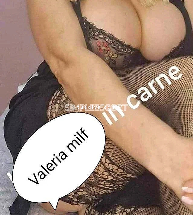 Bella prosperosa curvy milf disponibile sia per videochiamata a pagamento sia per incontro #1