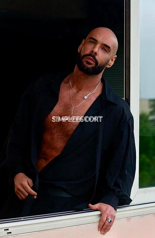 Massimo Della Torre - Massaggiatore/Escort per Uomini a Bologna #7