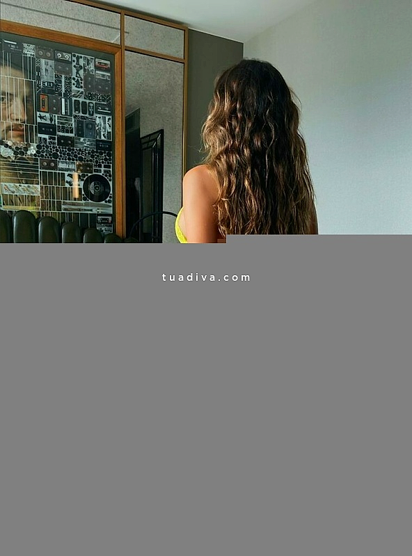 Laura Gomes #10