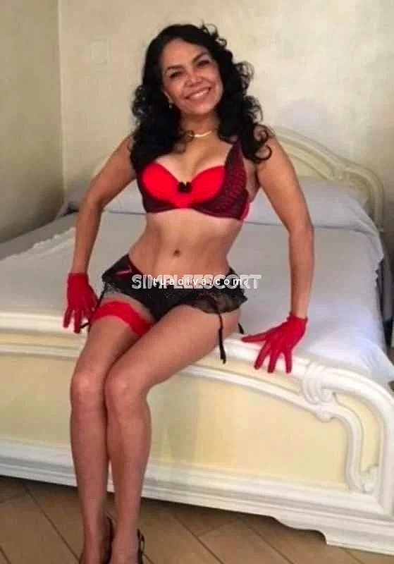 50   Conpleta. Anche Vidio chemate. Spaghetti  FIGA PELOSA Milf al punto giusto COMPLETA ANCHE LATO B mi piace fare tutto con calma. ..baci con lingua #5