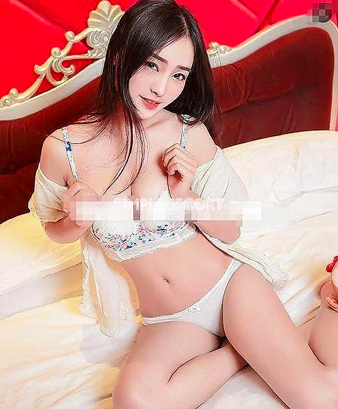 Giovane Orientale Sensuale: Massaggi Bollenti, Emozioni Senza Limiti #1